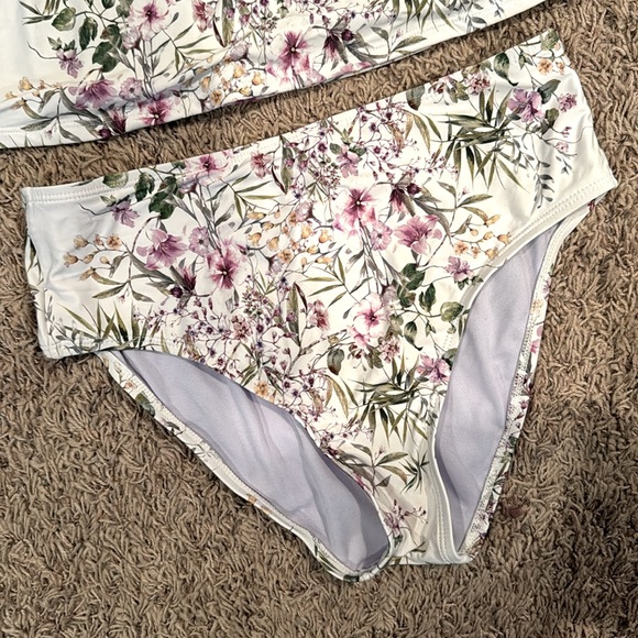 Tankini w/ matching sarong - Picture 5 of 6